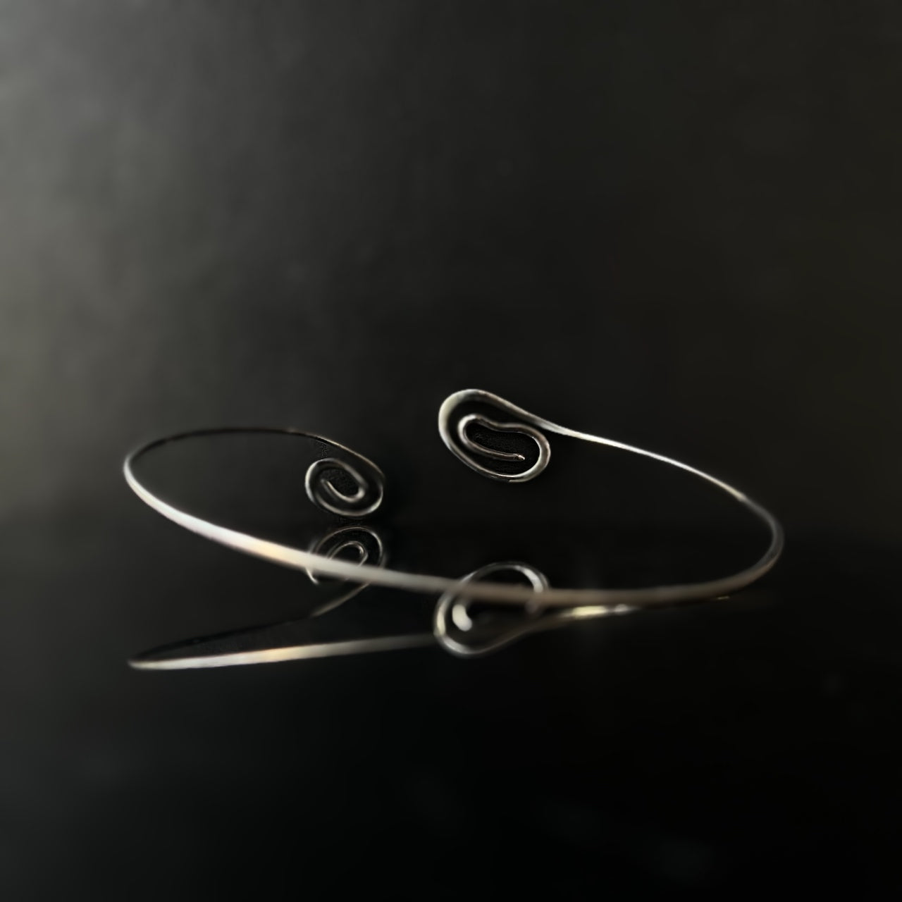 Choker|HANDWRITTING SWIRL